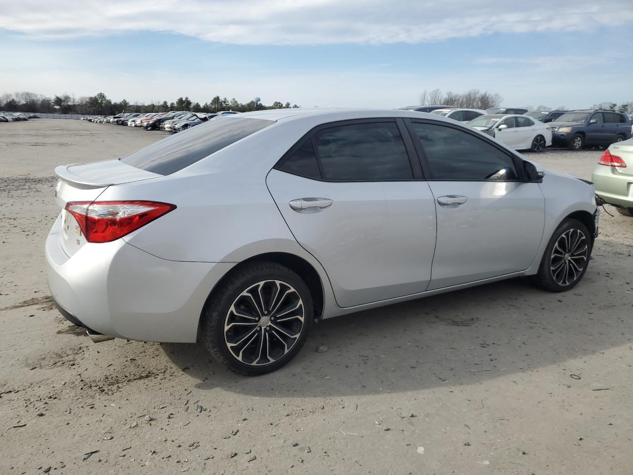 2015 TOYOTA COROLLA L - Фото 3