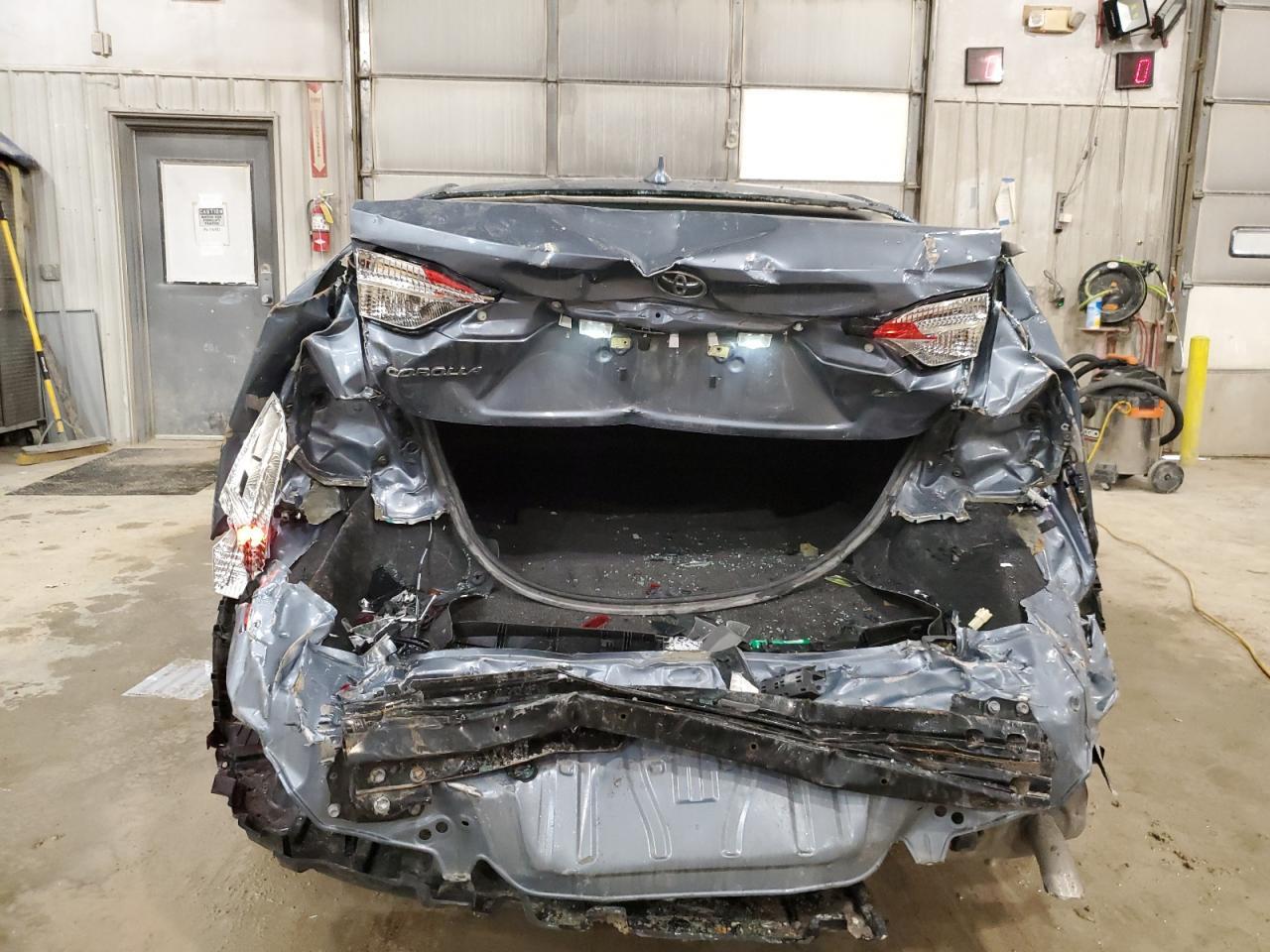 2022 TOYOTA COROLLA LE - Фото 6