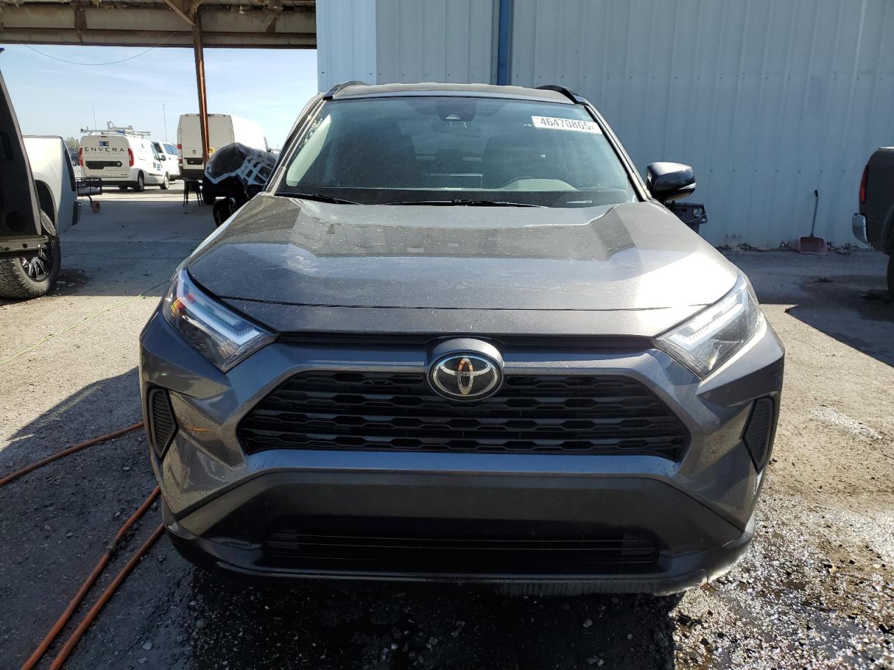2022 TOYOTA RAV4 XLE - Image 5