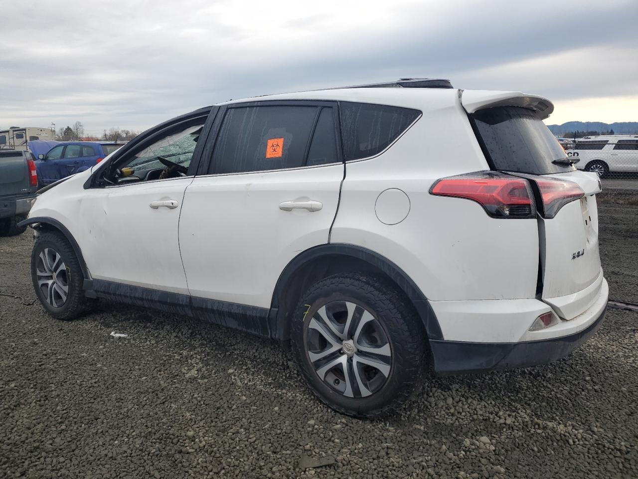 2018 TOYOTA RAV4 LE - Image 2