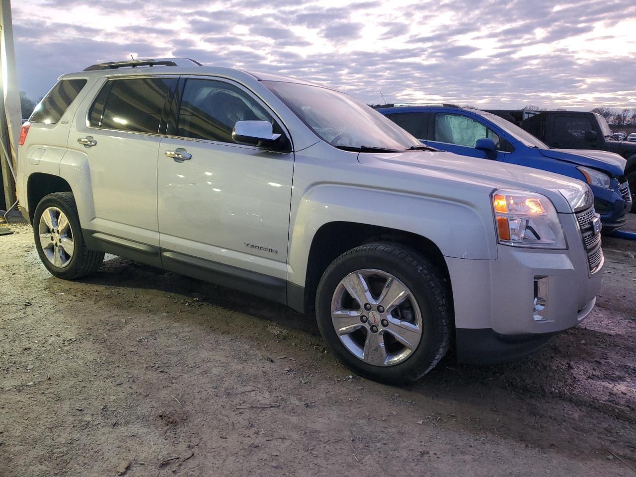 2014 GMC TERRAIN SL - Image 4