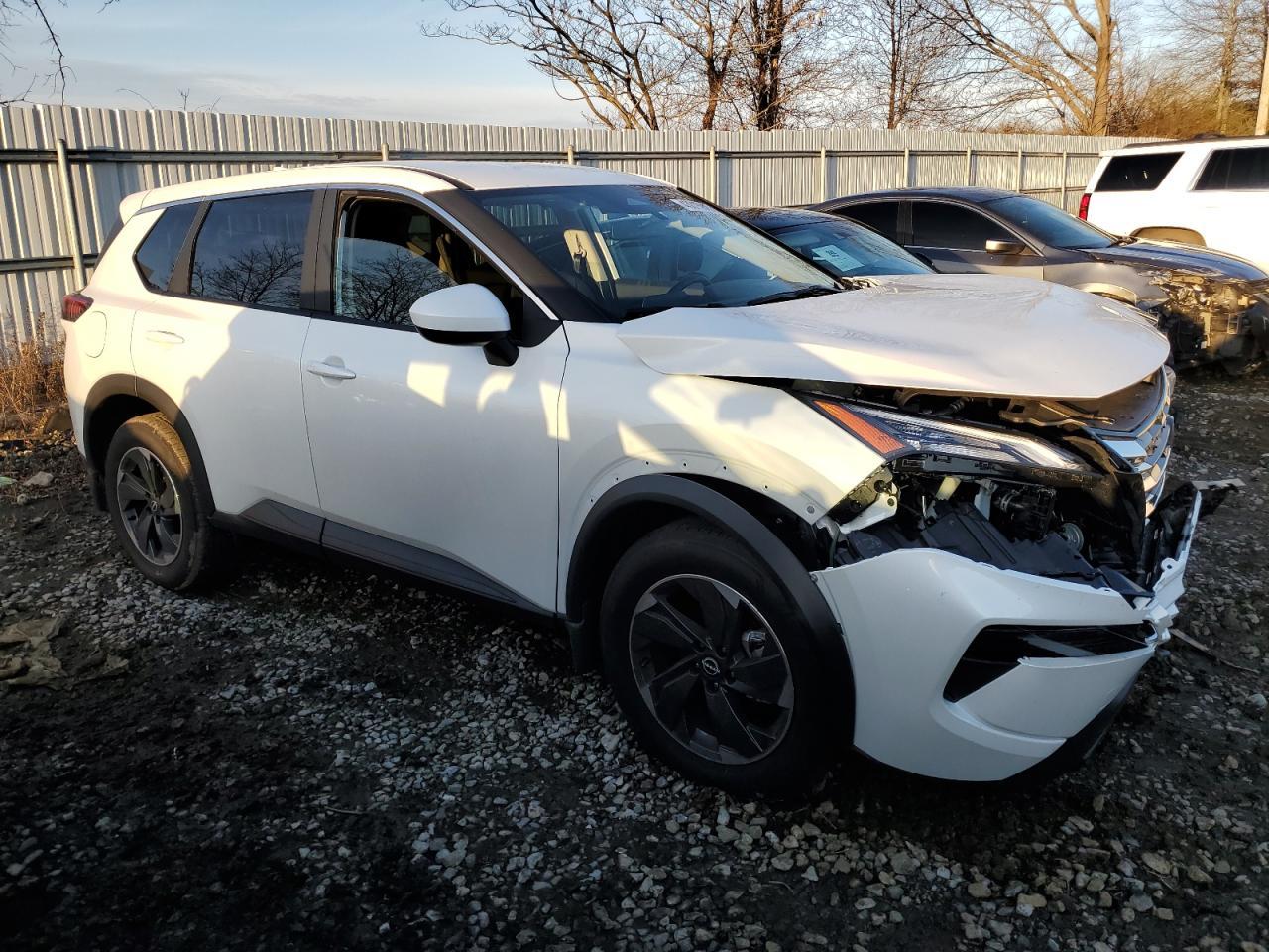2024 NISSAN ROGUE SV - Image 4