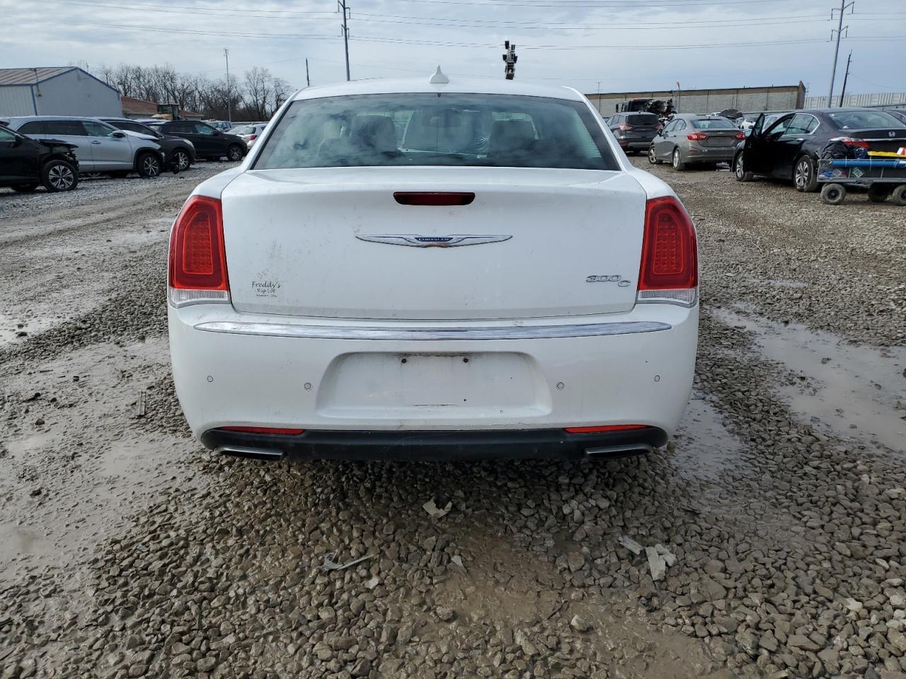 2015 CHRYSLER 300C - Image 6