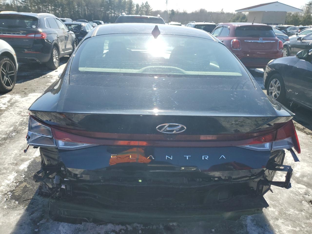 2023 HYUNDAI ELANTRA SE - Image 6