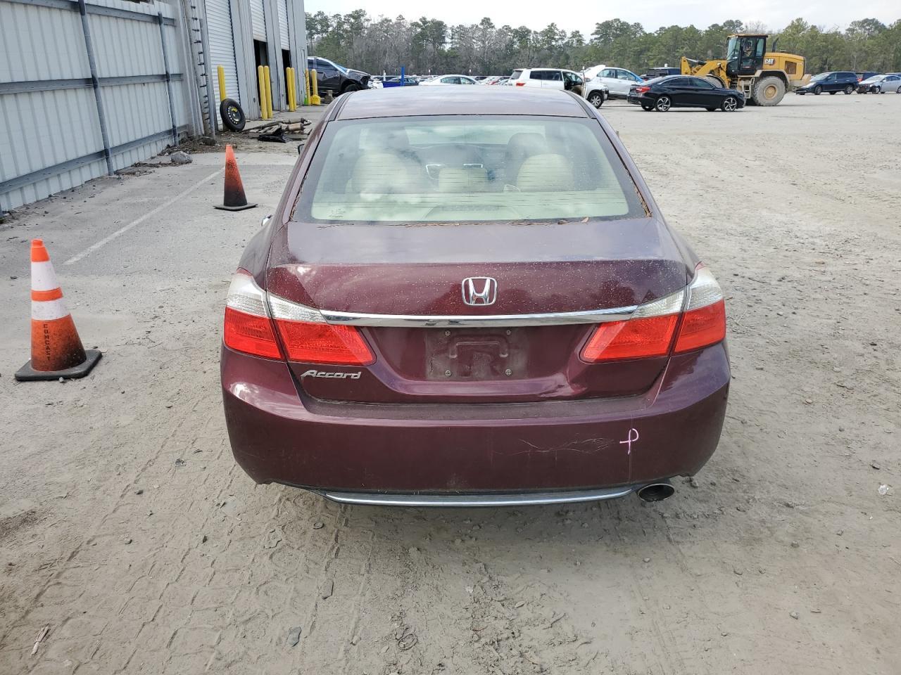 2014 HONDA ACCORD LX - Image 6