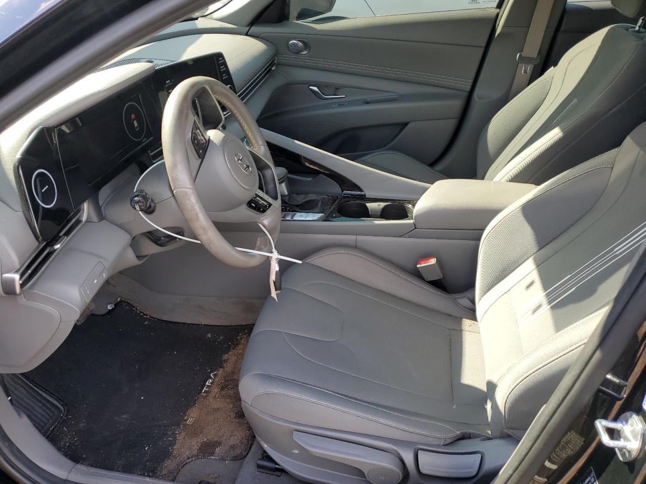 2022 HYUNDAI ELANTRA SE - Фото 7