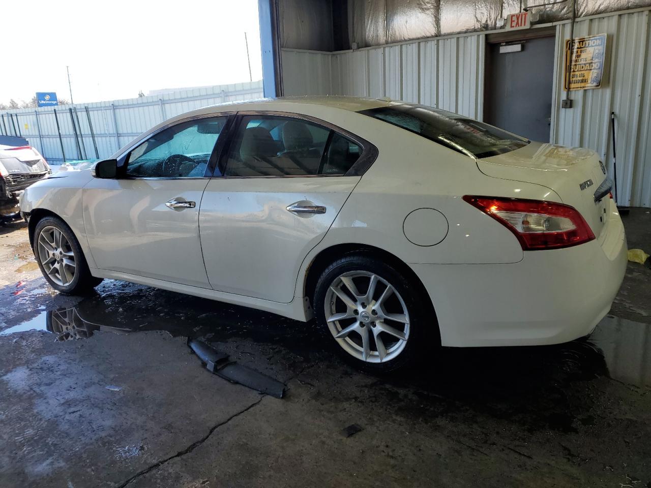 2011 NISSAN MAXIMA S - Image 2