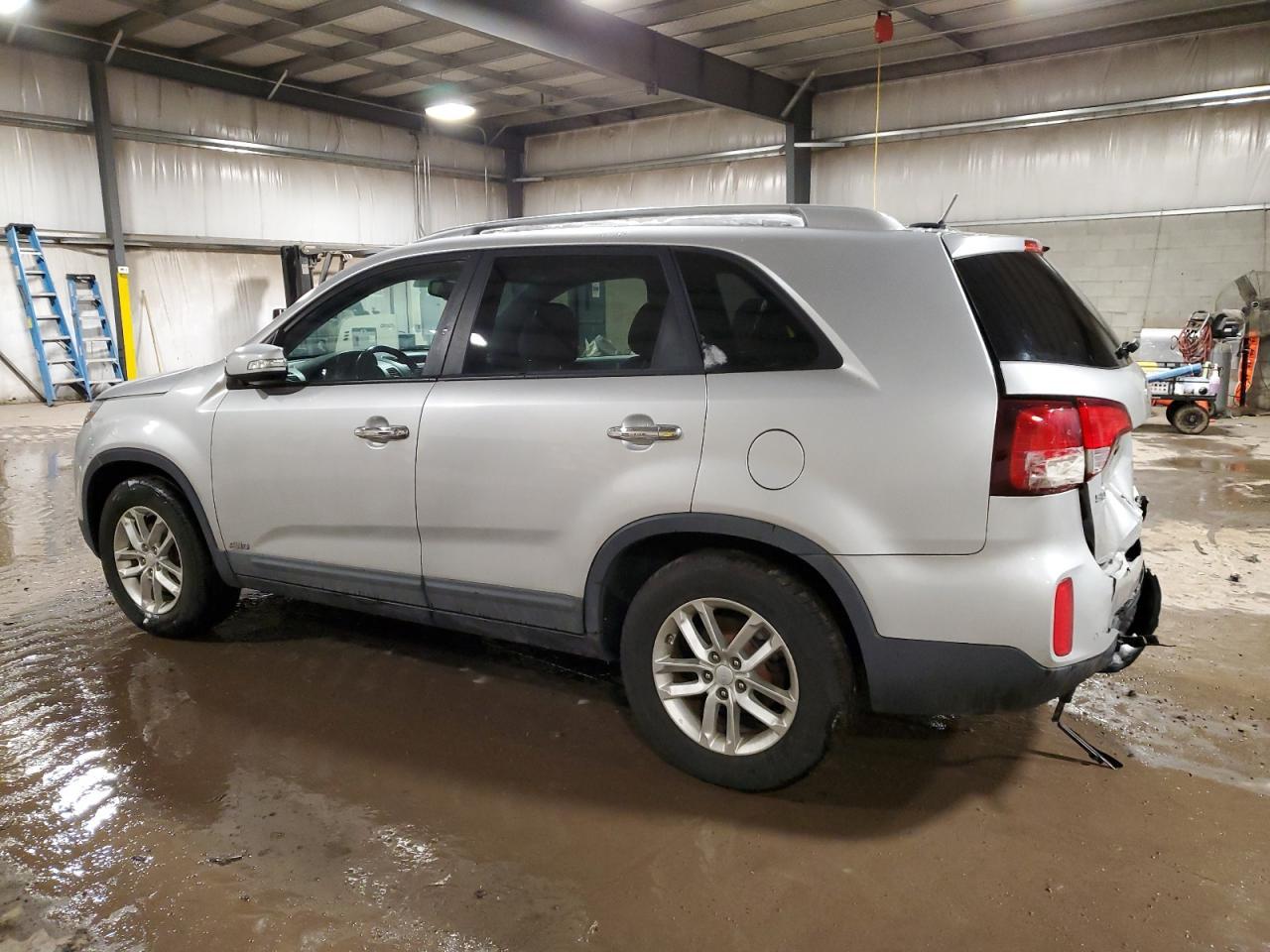 2015 KIA SORENTO LX - Image 2