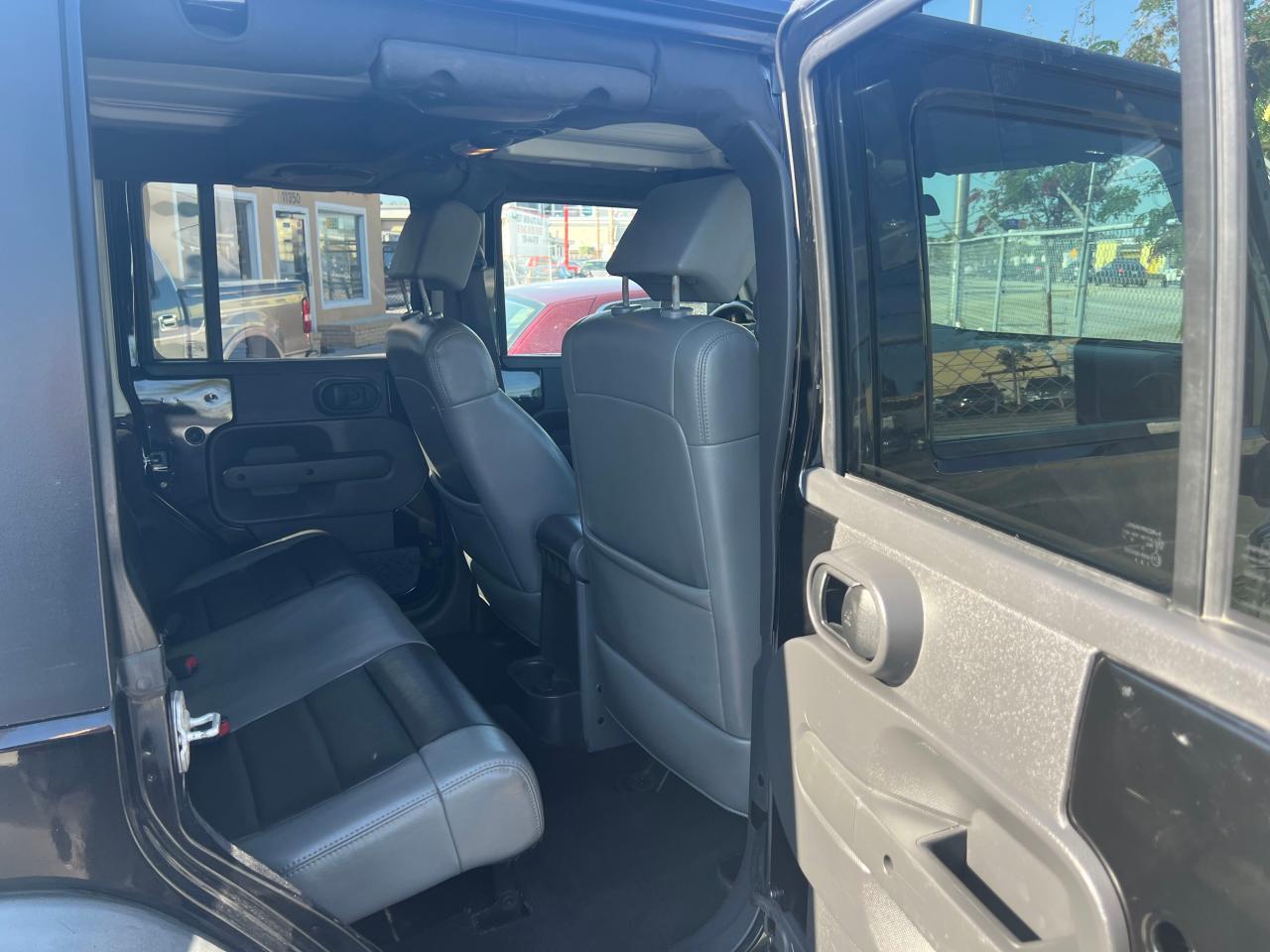2010 JEEP WRANGLER U - Image 6