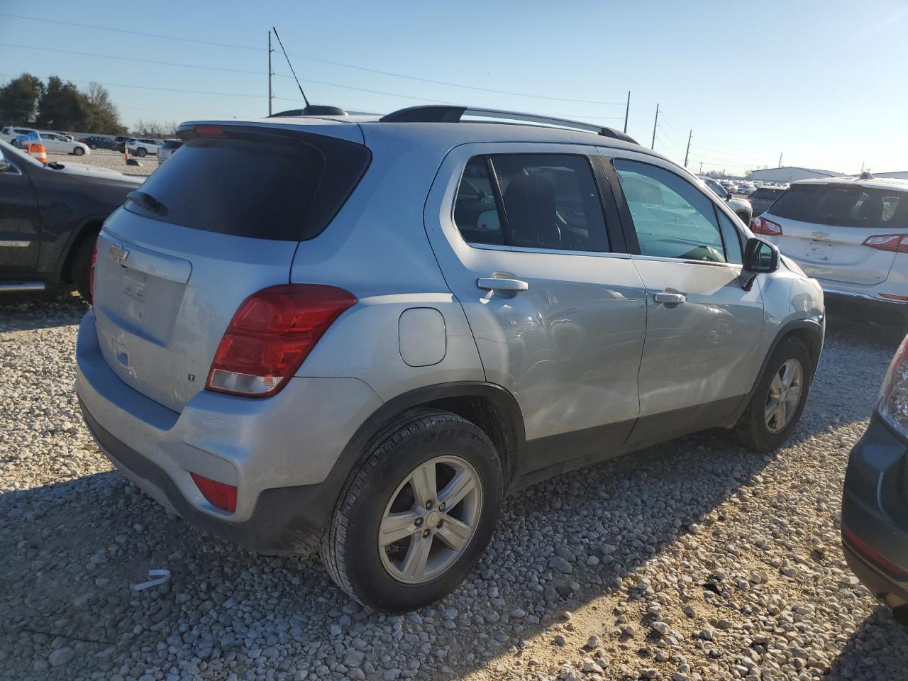 2018 CHEVROLET TRAX 1LT - Фото 3