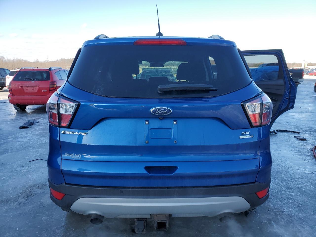 2017 FORD ESCAPE SE - Фото 6