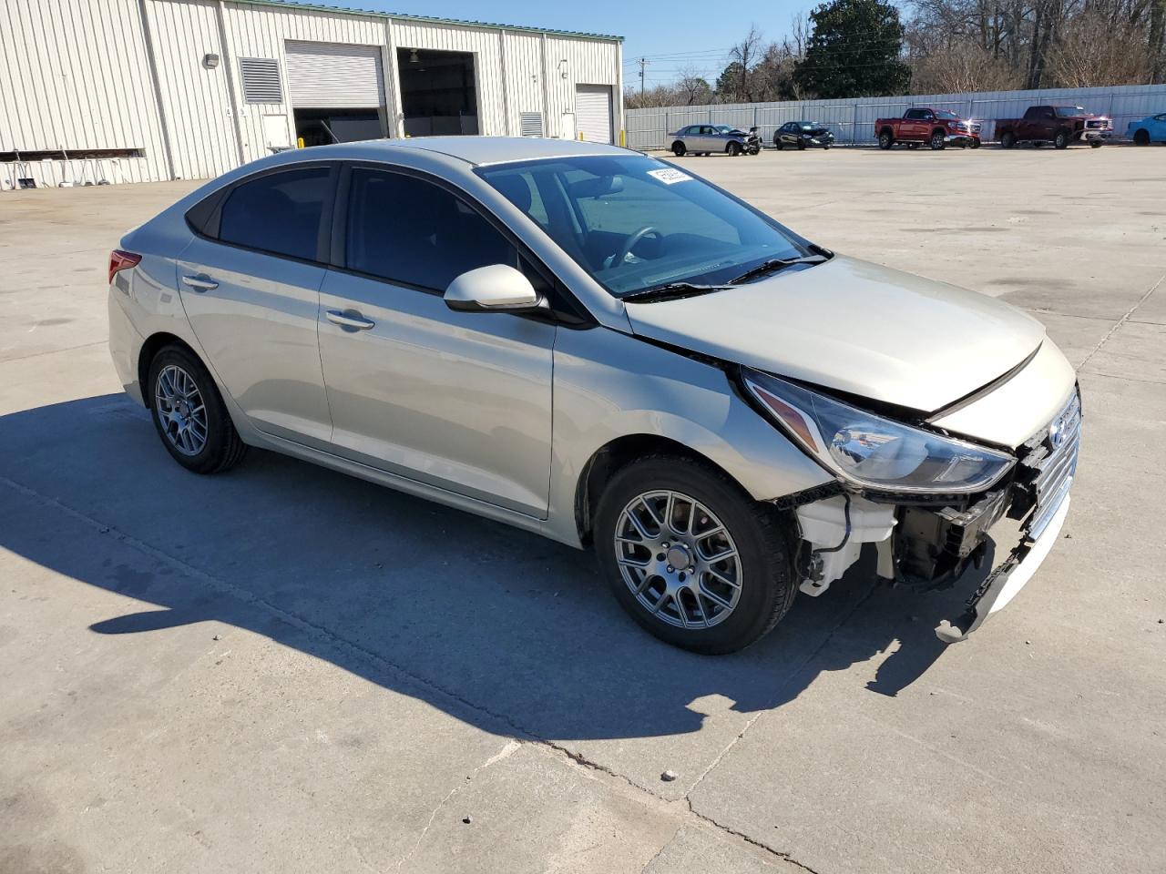 2019 HYUNDAI ACCENT SE - Фото 4