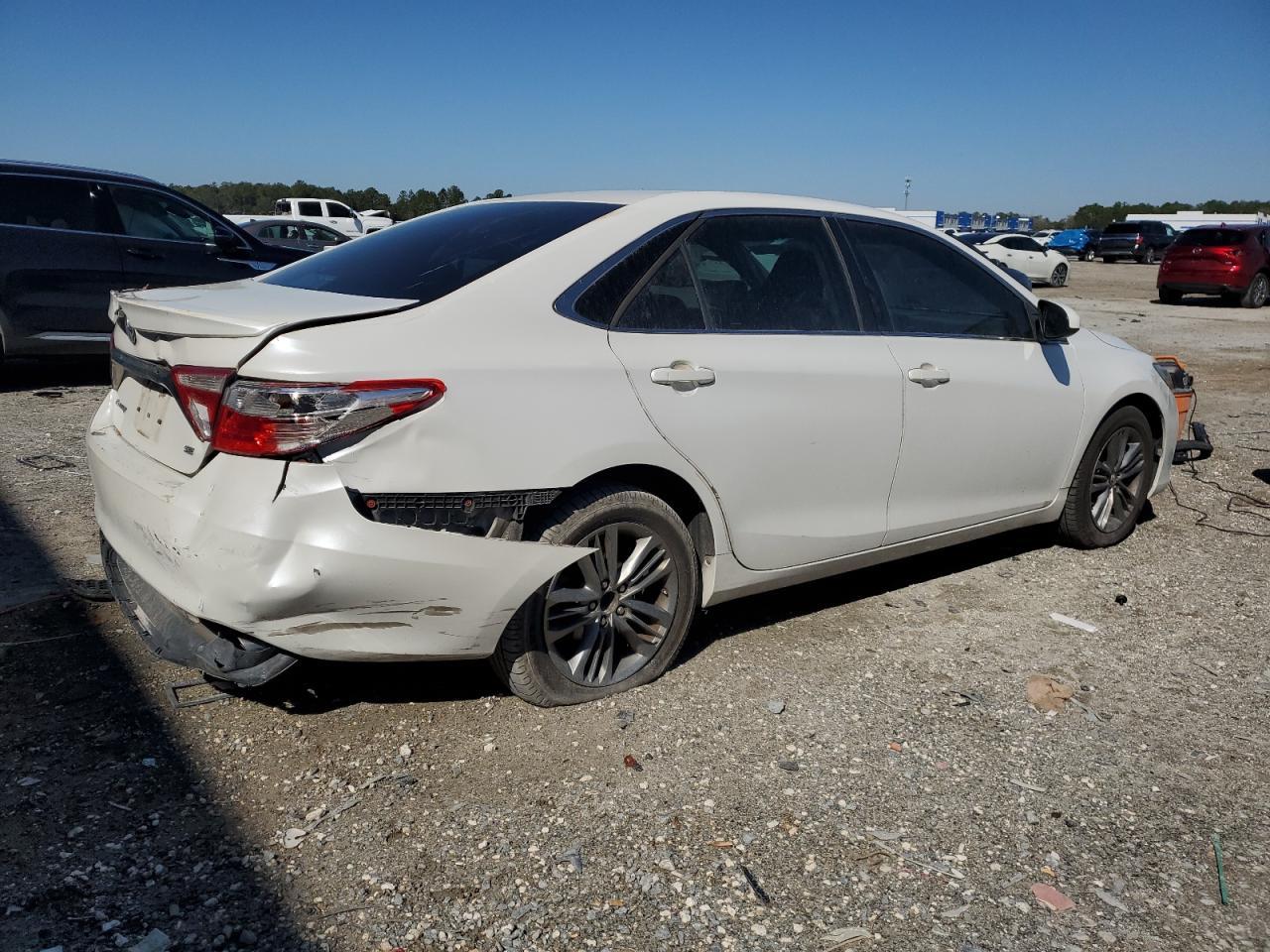 2017 TOYOTA CAMRY LE - Фото 3