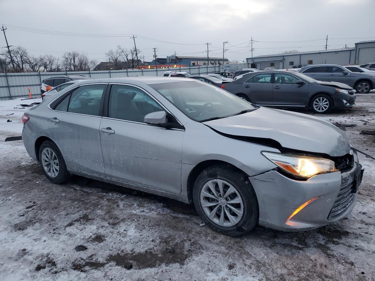 2016 TOYOTA CAMRY LE - Фото 4