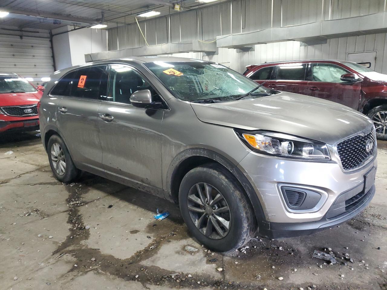 2016 KIA SORENTO LX - Image 4