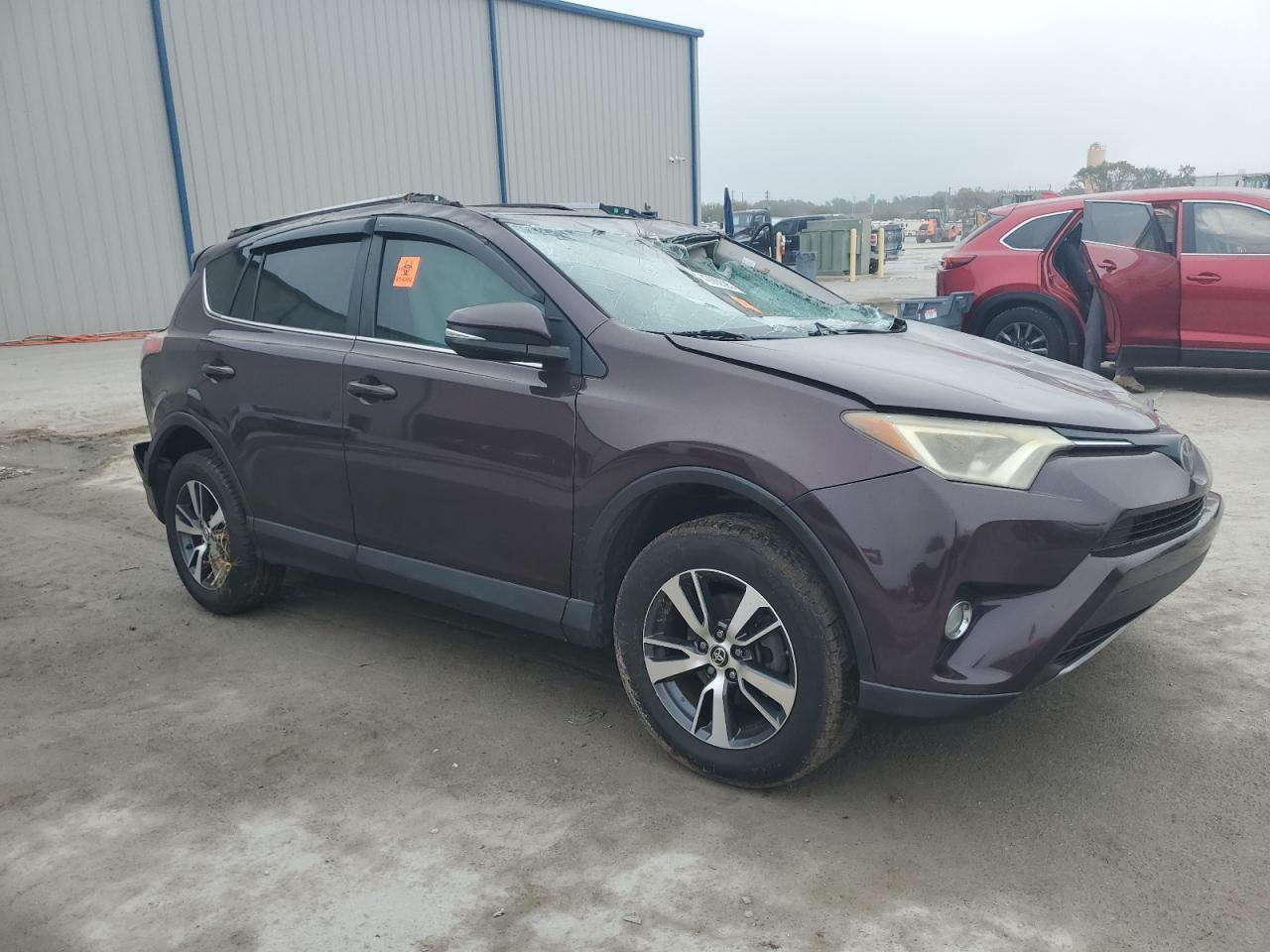 2017 TOYOTA RAV4 XLE - Фото 4