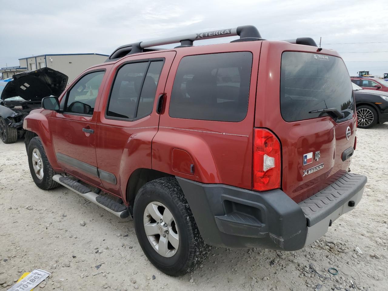 2013 NISSAN XTERRA X - Image 2