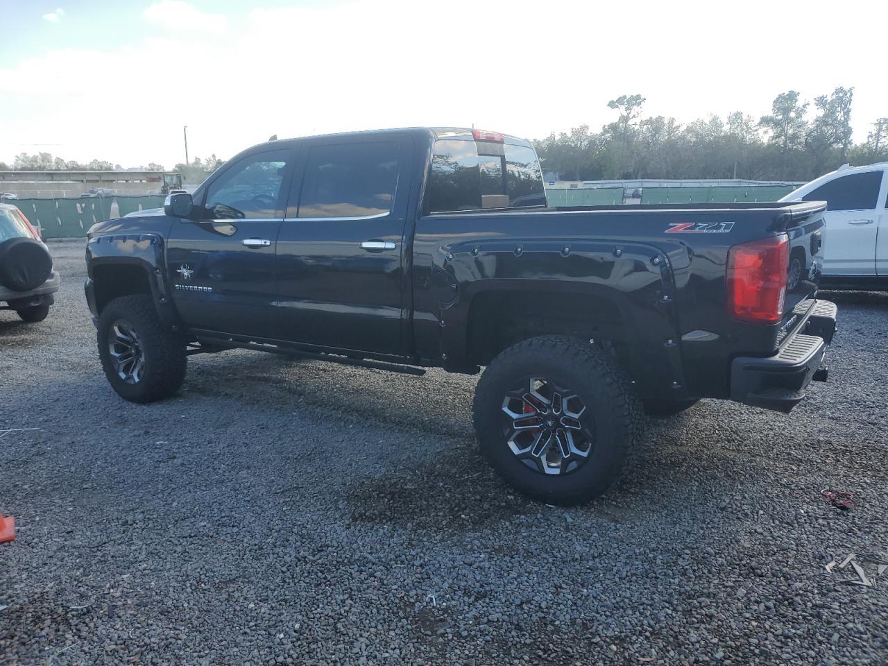 2017 CHEVROLET SILVERADO - Image 2
