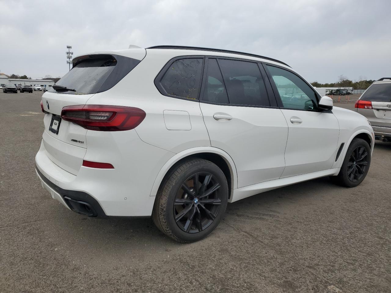 2022 BMW X5 XDRIVE4 - Image 3