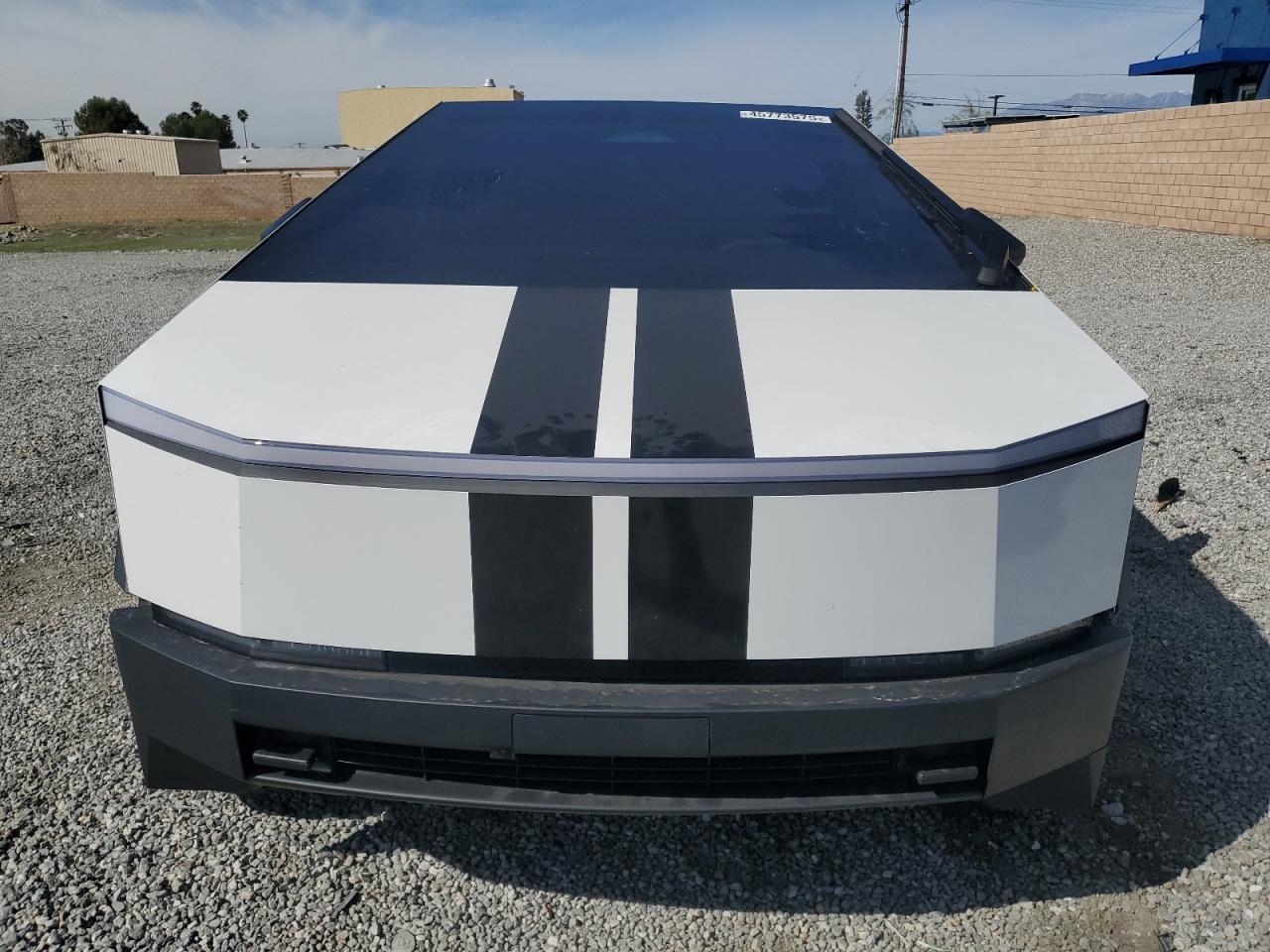 2024 TESLA CYBERTRUCK - Image 5