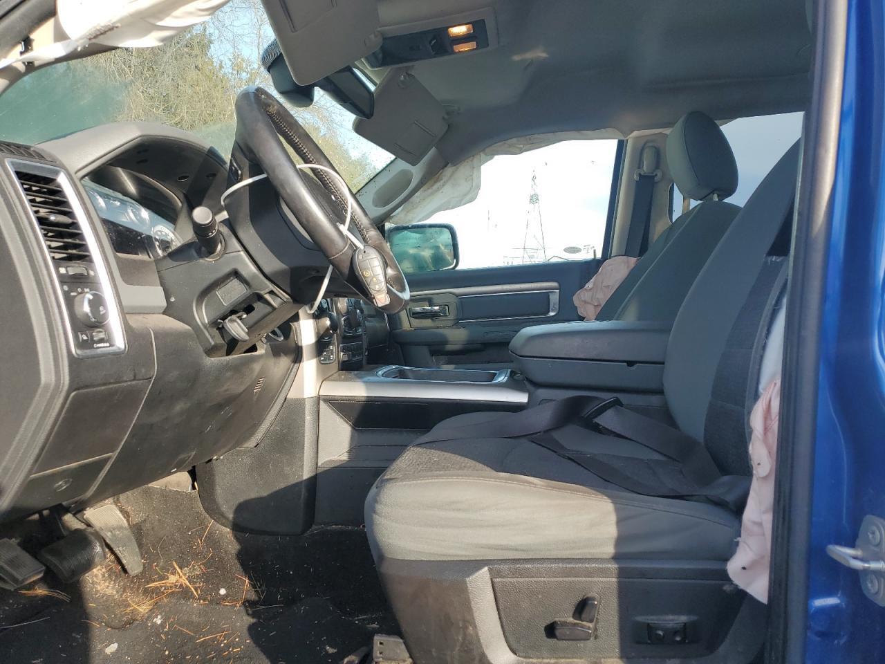 2017 RAM 1500 SLT - Image 7