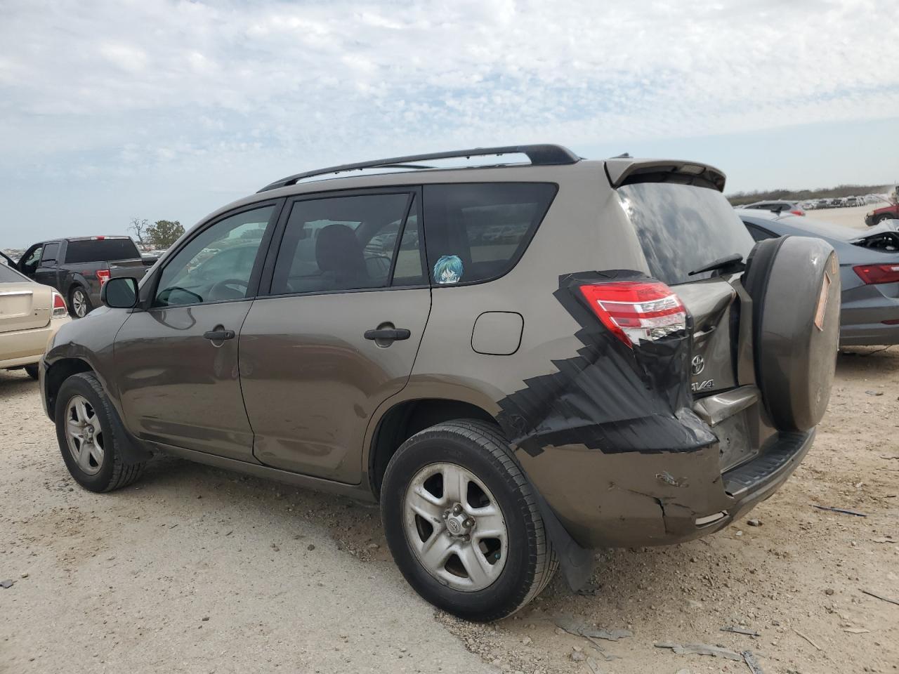 2011 TOYOTA RAV4 - Фото 2