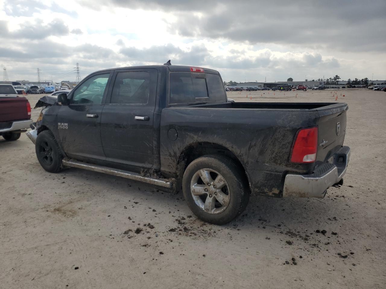 2015 RAM 1500 SLT - Фото 2