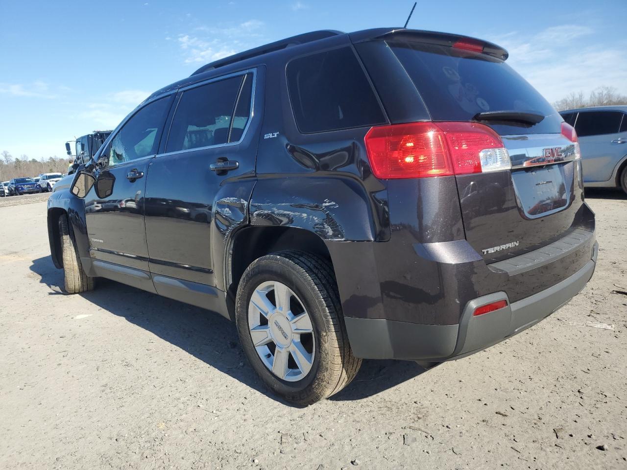 2013 GMC TERRAIN SL - Image 2