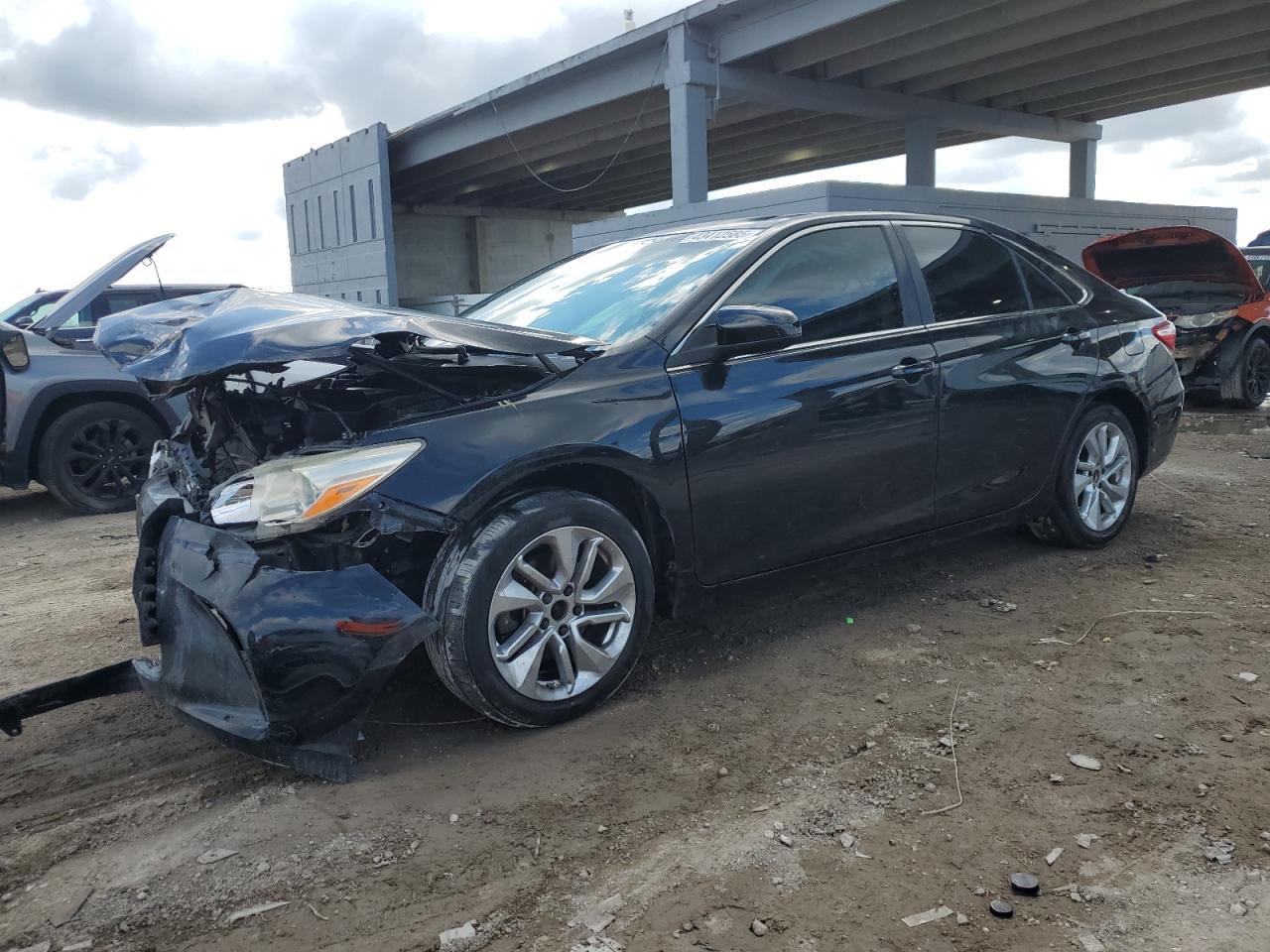 2015 TOYOTA CAMRY LE