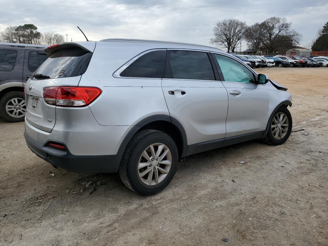 2017 KIA SORENTO LX - Image 3