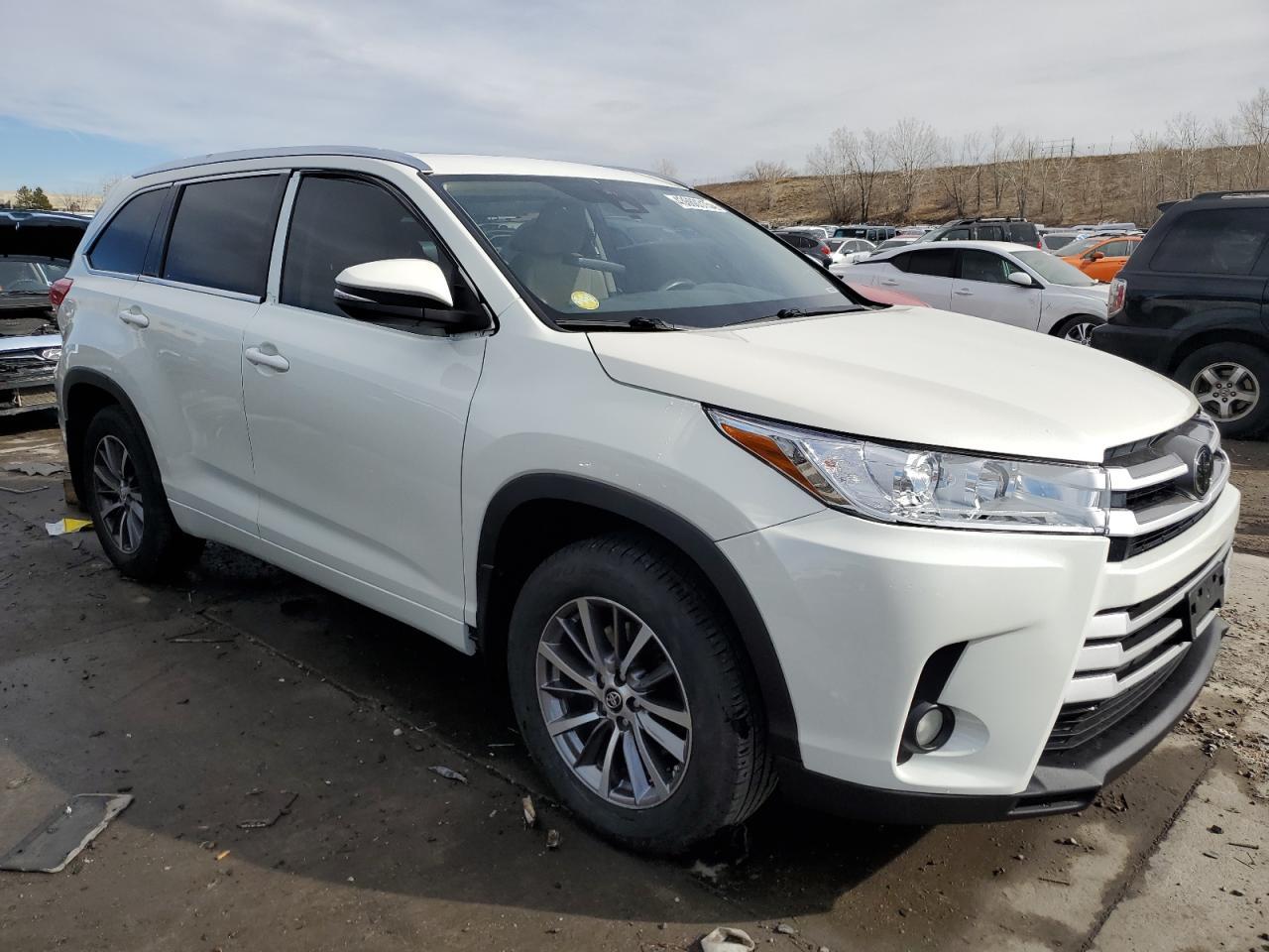 2018 TOYOTA HIGHLANDER - Image 4
