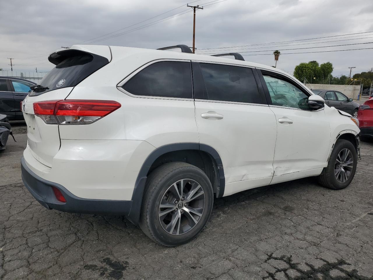 2018 TOYOTA HIGHLANDER - Фото 3