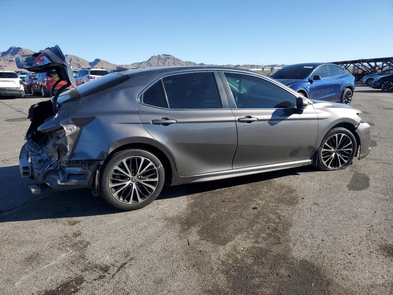 2020 TOYOTA CAMRY SE - Image 3