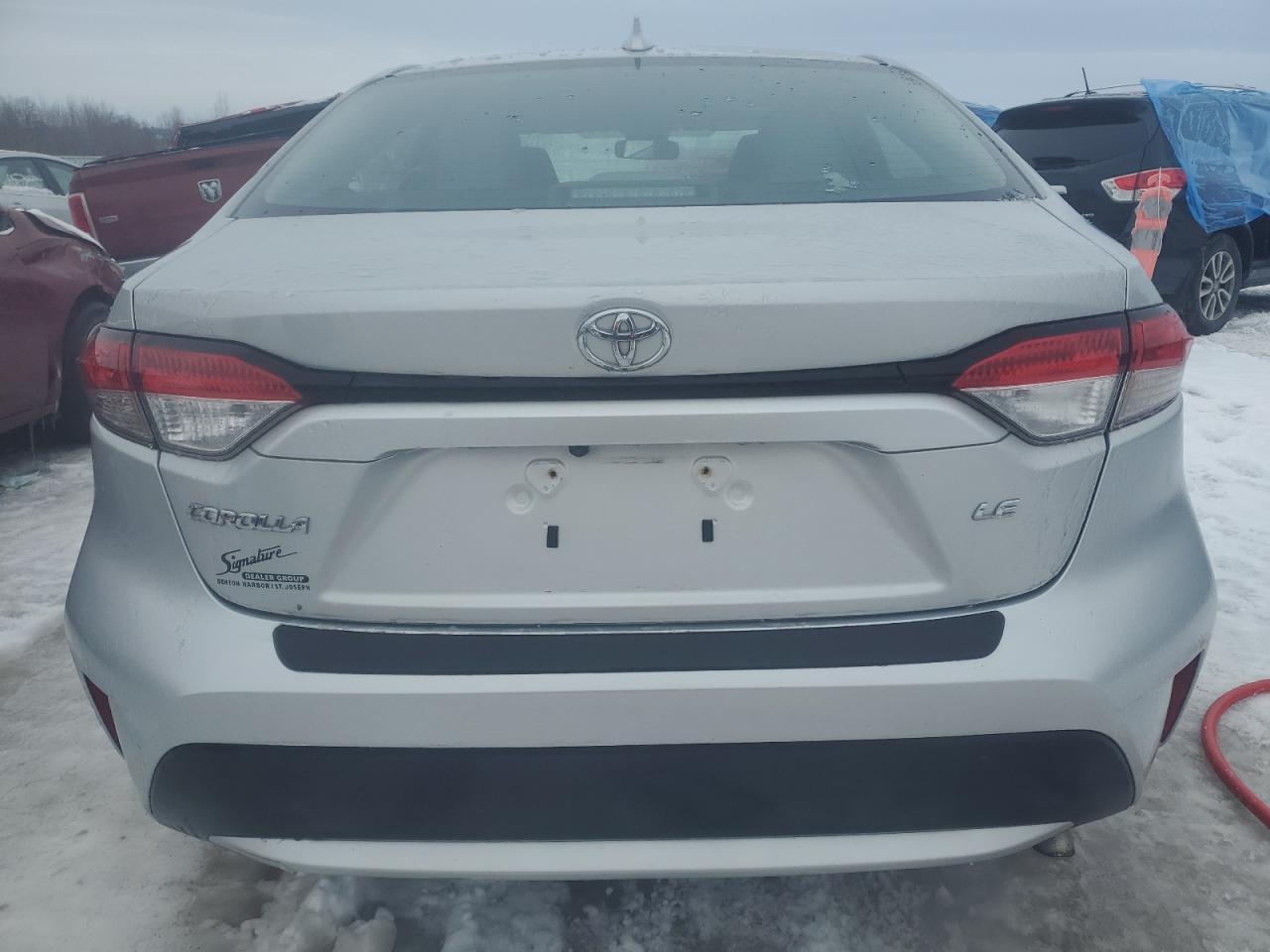 2020 TOYOTA COROLLA LE - Фото 6