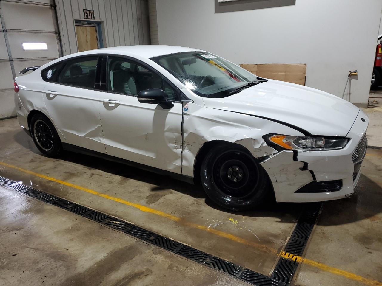 2013 FORD FUSION S - Image 4