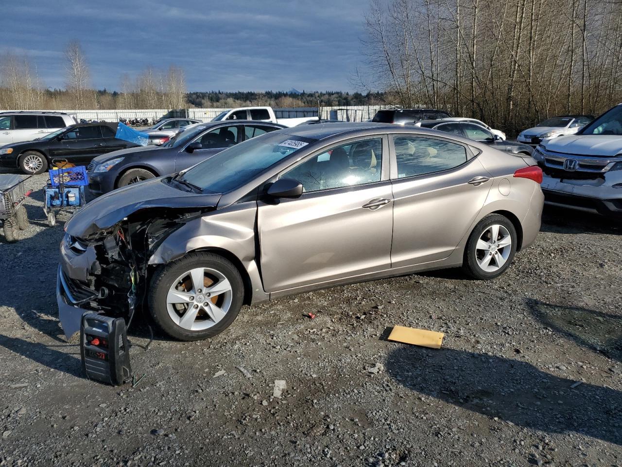 2013 HYUNDAI ELANTRA GL