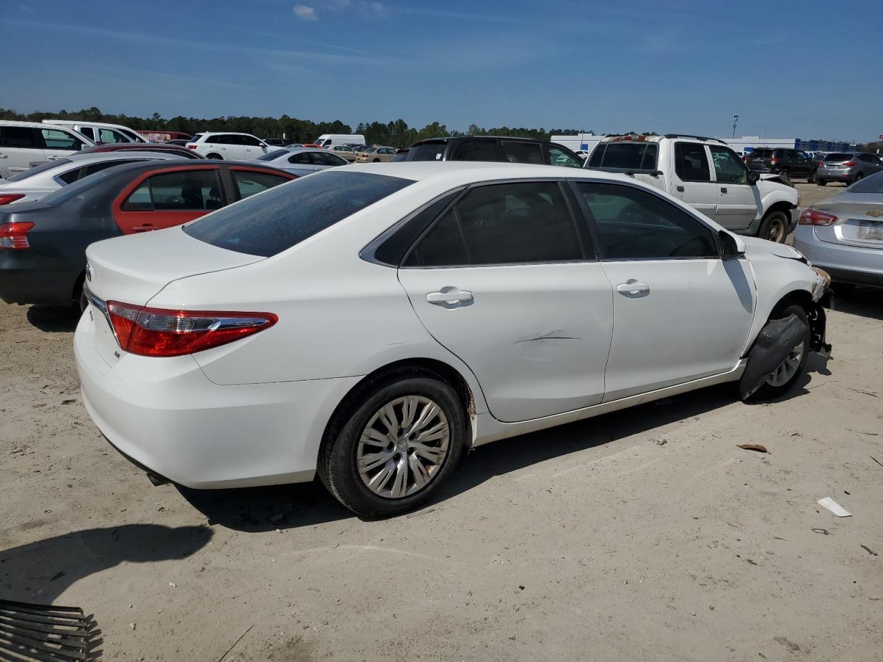 2016 TOYOTA CAMRY LE - Фото 3