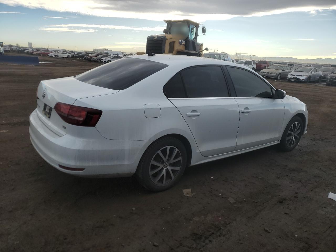 2017 VOLKSWAGEN JETTA SE - Image 3