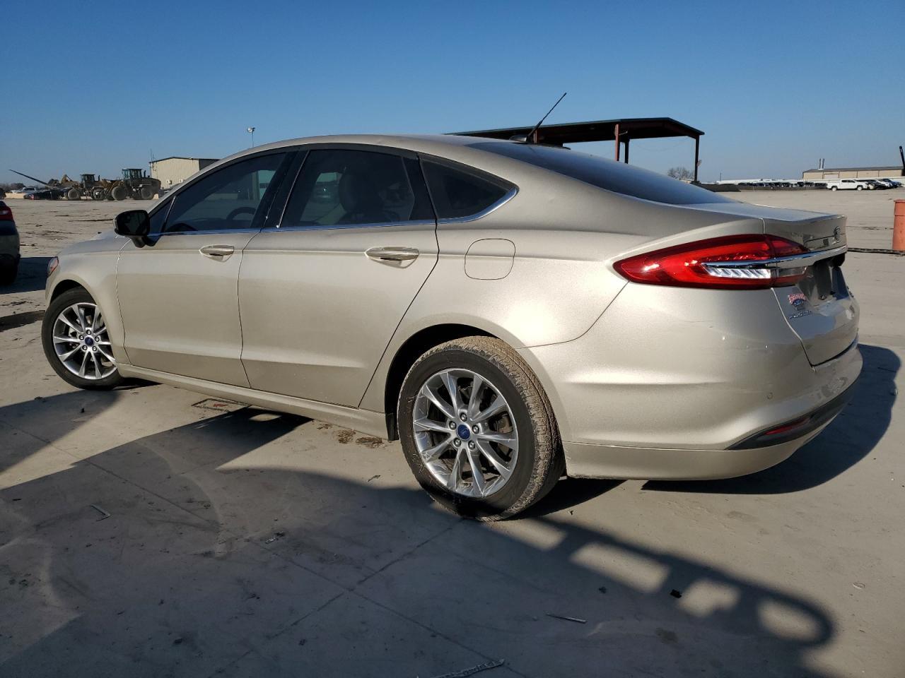 2017 FORD FUSION SE - Image 2