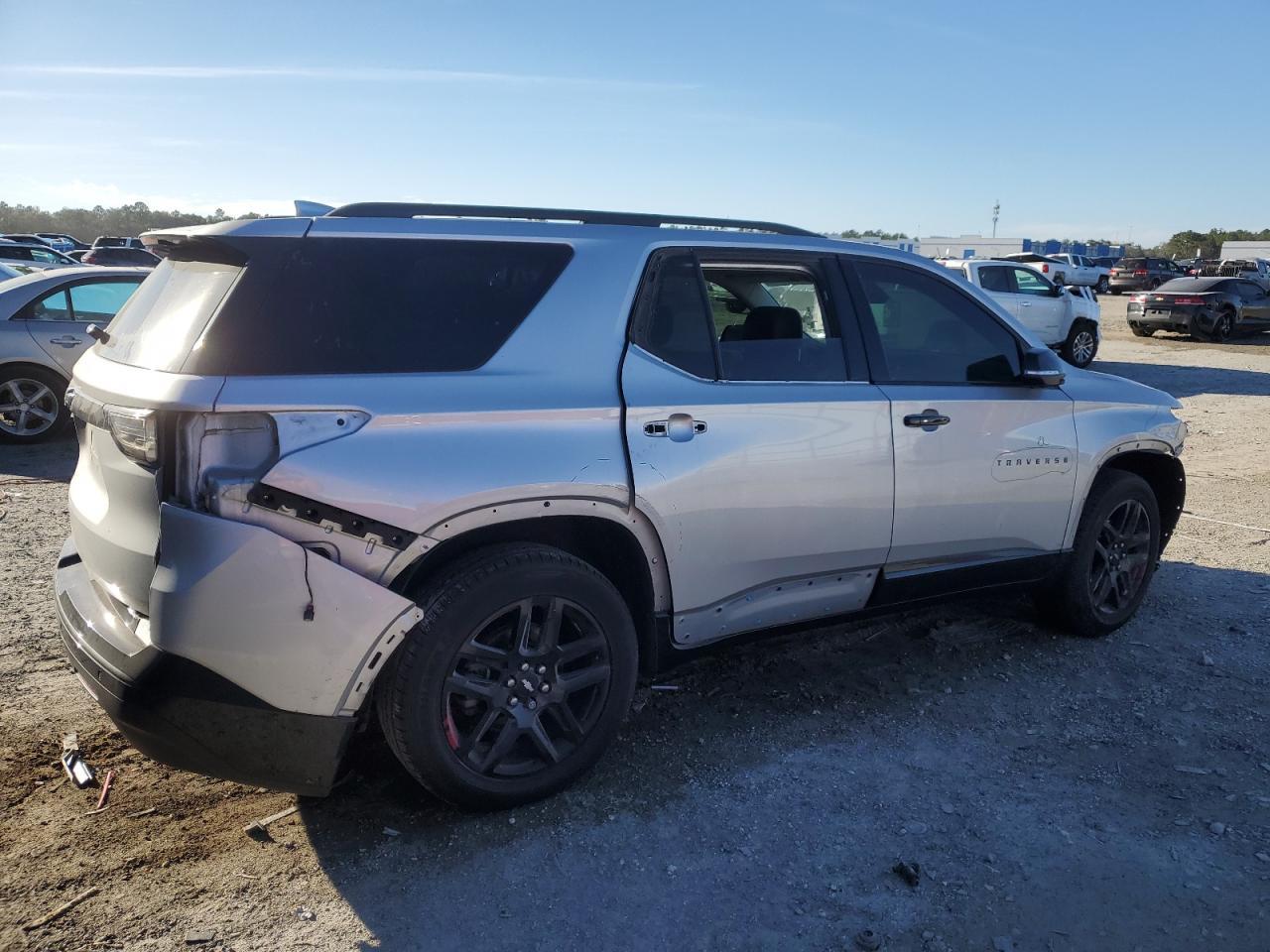 2021 CHEVROLET TRAVERSE P - Фото 3
