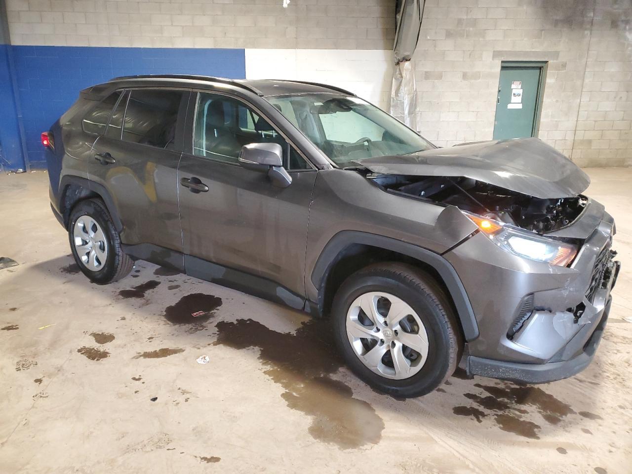 2021 TOYOTA RAV4 LE - Фото 4