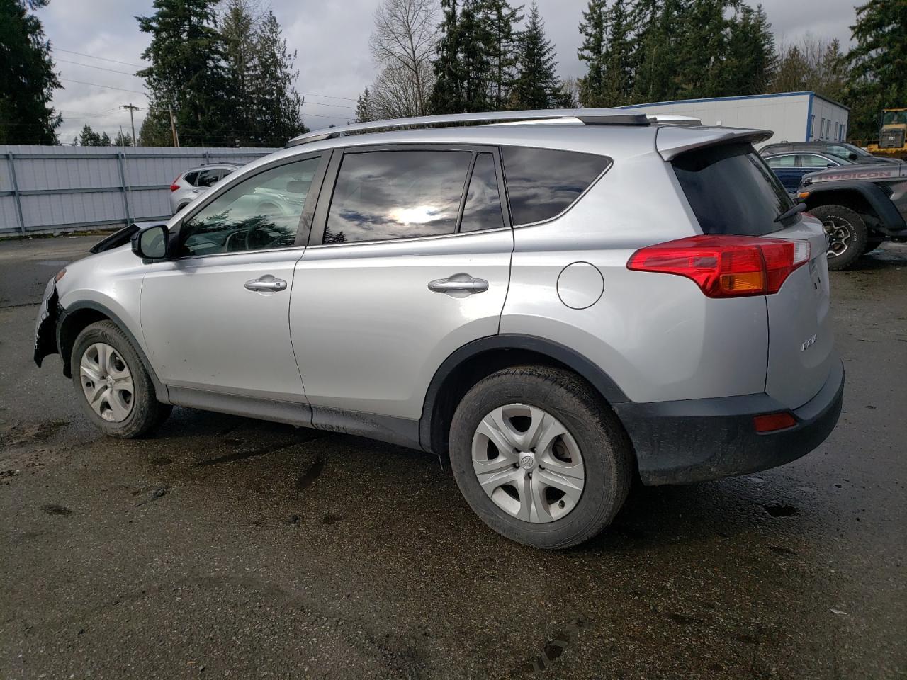 2015 TOYOTA RAV4 LE - Image 2