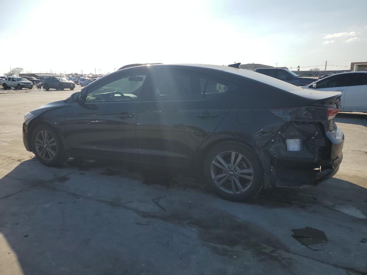 2018 HYUNDAI ELANTRA SE - Фото 2