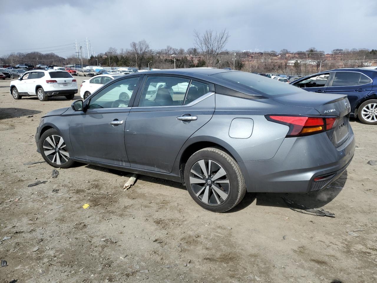 2022 NISSAN ALTIMA SV - Image 2
