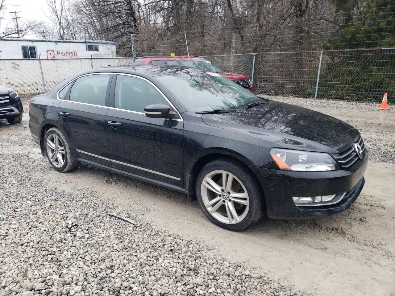 2015 VOLKSWAGEN PASSAT SEL - Фото 4
