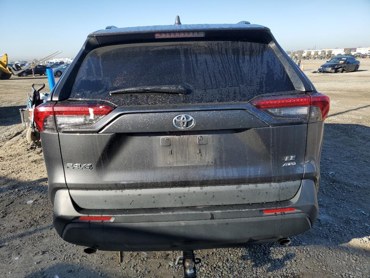 2021 TOYOTA RAV4 LE - Фото 6