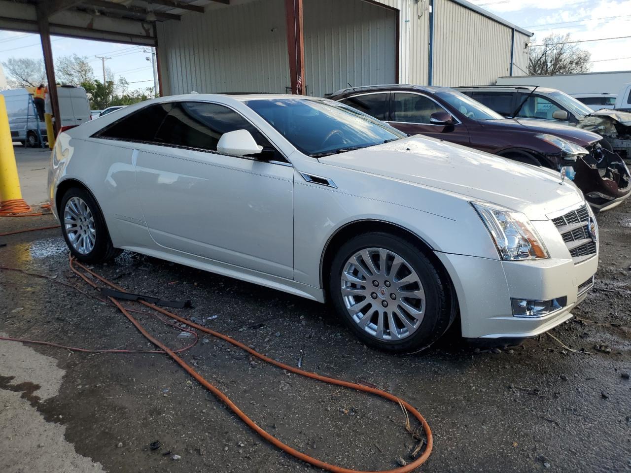 2011 CADILLAC CTS PREMIU - Image 4
