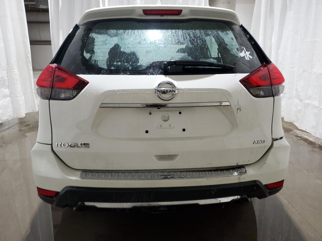 2017 NISSAN ROGUE SV - Фото 6