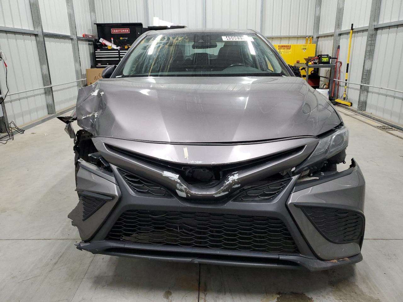 2021 TOYOTA CAMRY SE - Фото 5
