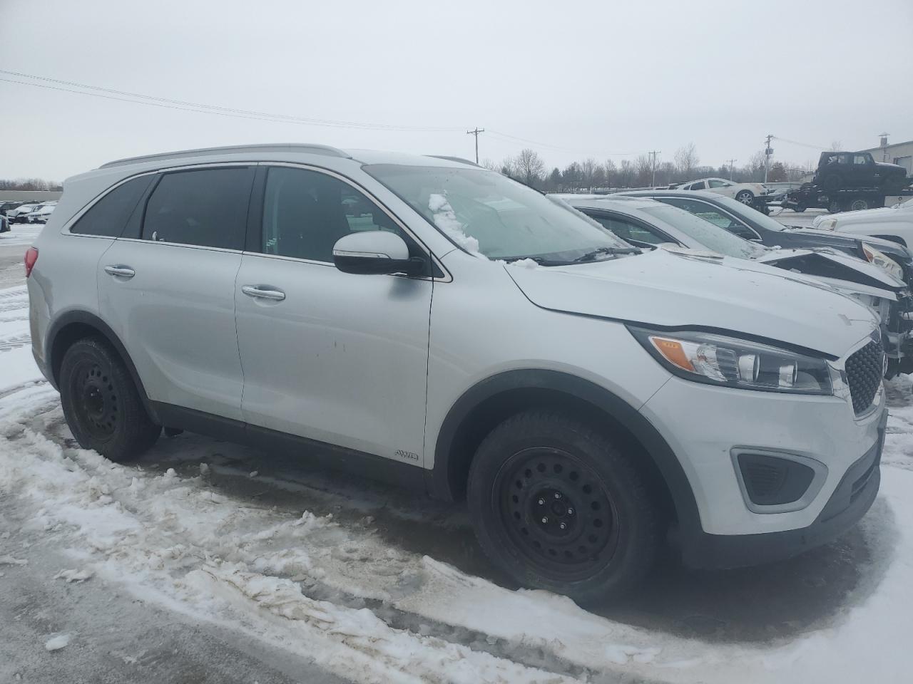 2017 KIA SORENTO LX - Image 4